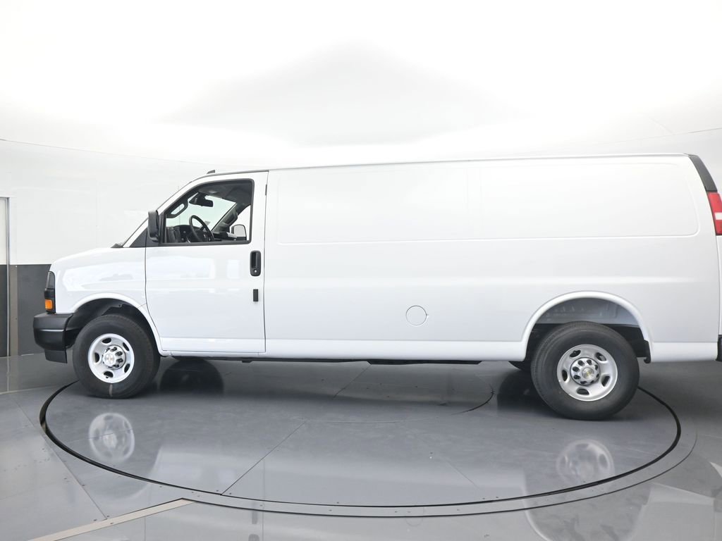 New 2025 Chevrolet Express 3500 Extended w/ Driver Convenience Package RWD video 3