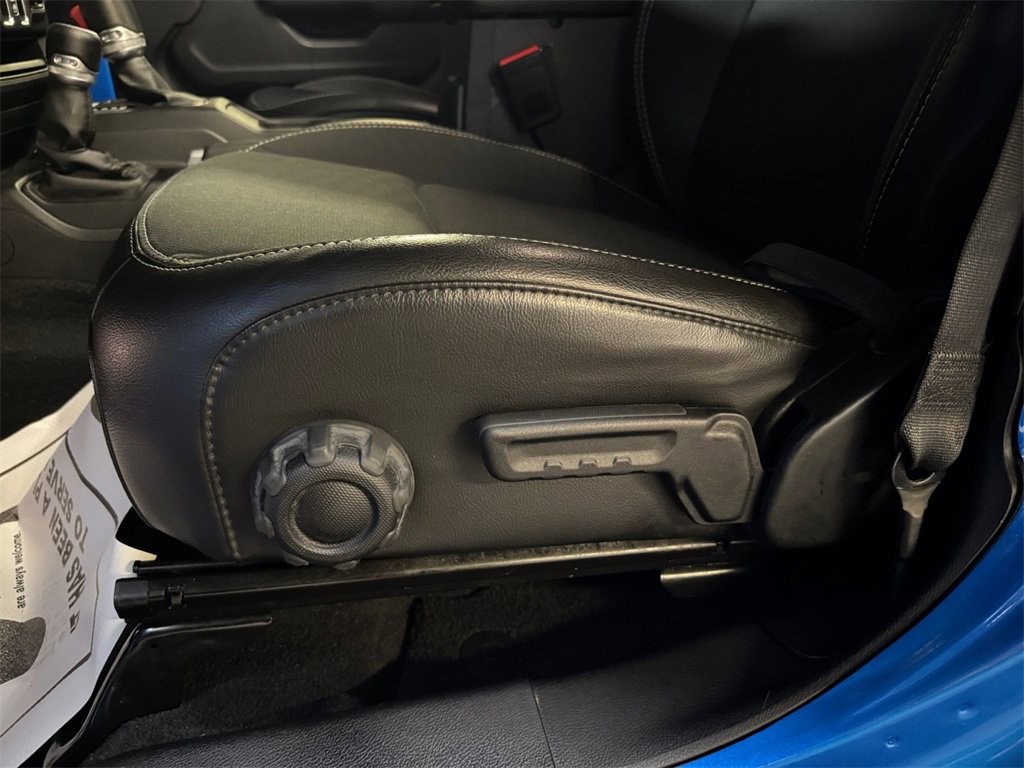 Used 2021 Jeep Gladiator Sport image 13