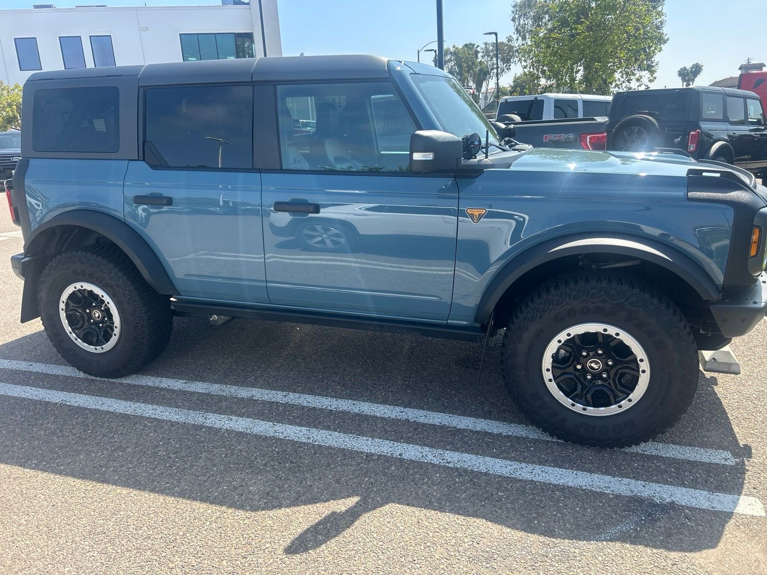 Used 2022 Ford Bronco Badlands AWD/4WD image 2