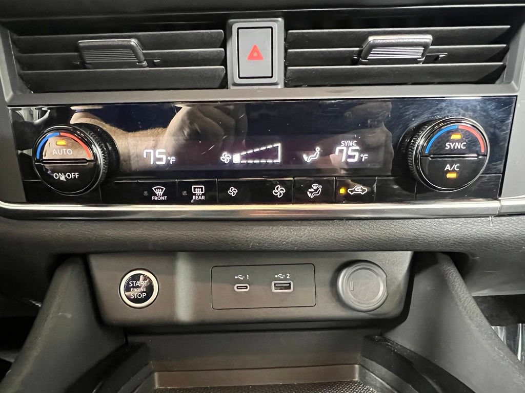 Used 2023 Nissan Rogue SV AWD/4WD image 24