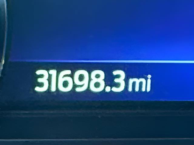 Used 2022 Ford Explorer XLT w/ Equipment Group 202A AWD/4WD image 18