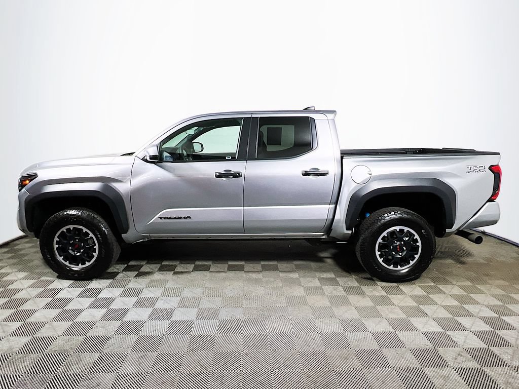 Certified 2025 Toyota Tacoma TRD Off-Road AWD/4WD image 4