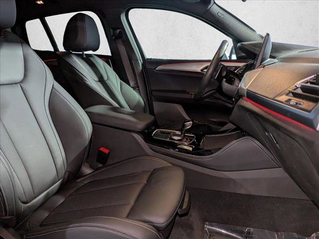Used 2025 BMW X4 xDrive30i w/ Premium Package image 22