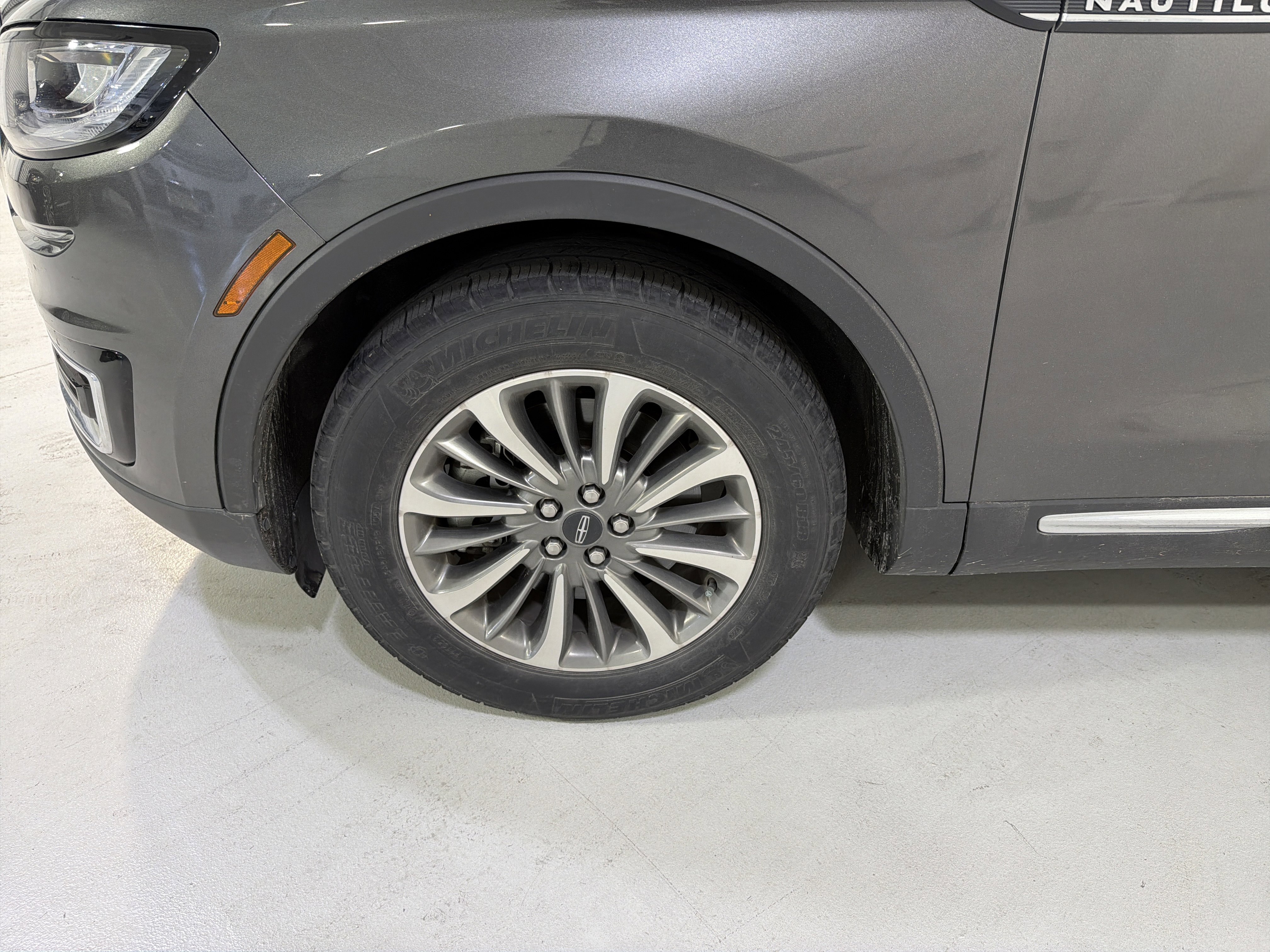 Used 2020 Lincoln Nautilus FWD w/ Equipment Group 101A image 9