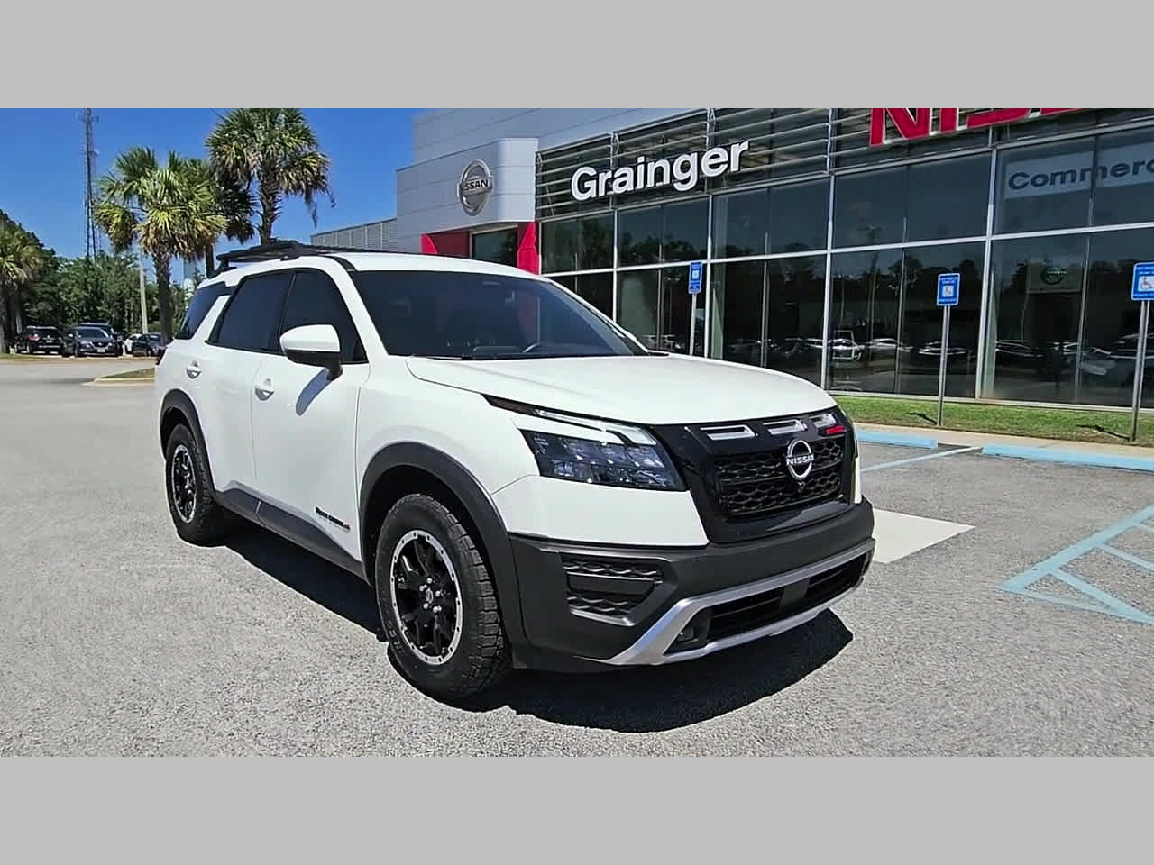 Used 2025 Nissan Pathfinder Rock Creek AWD/4WD image 18