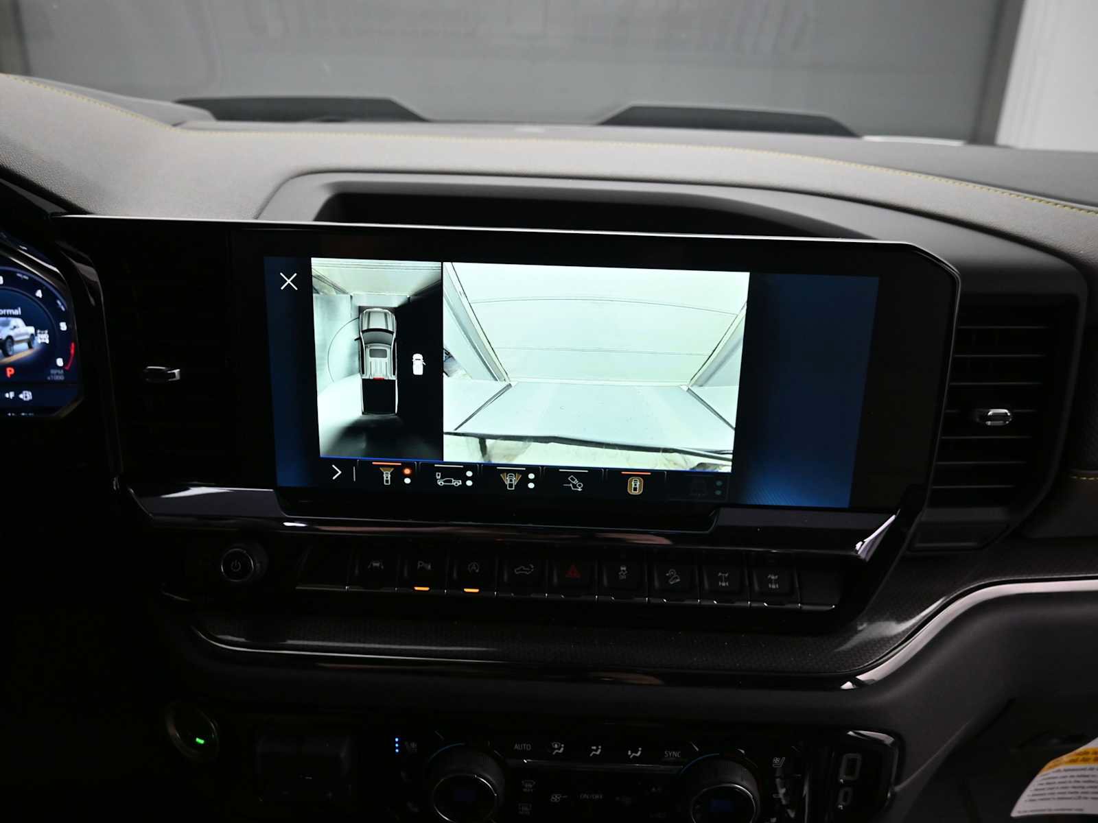 Used 2024 Chevrolet Silverado 1500 ZR2 image 18