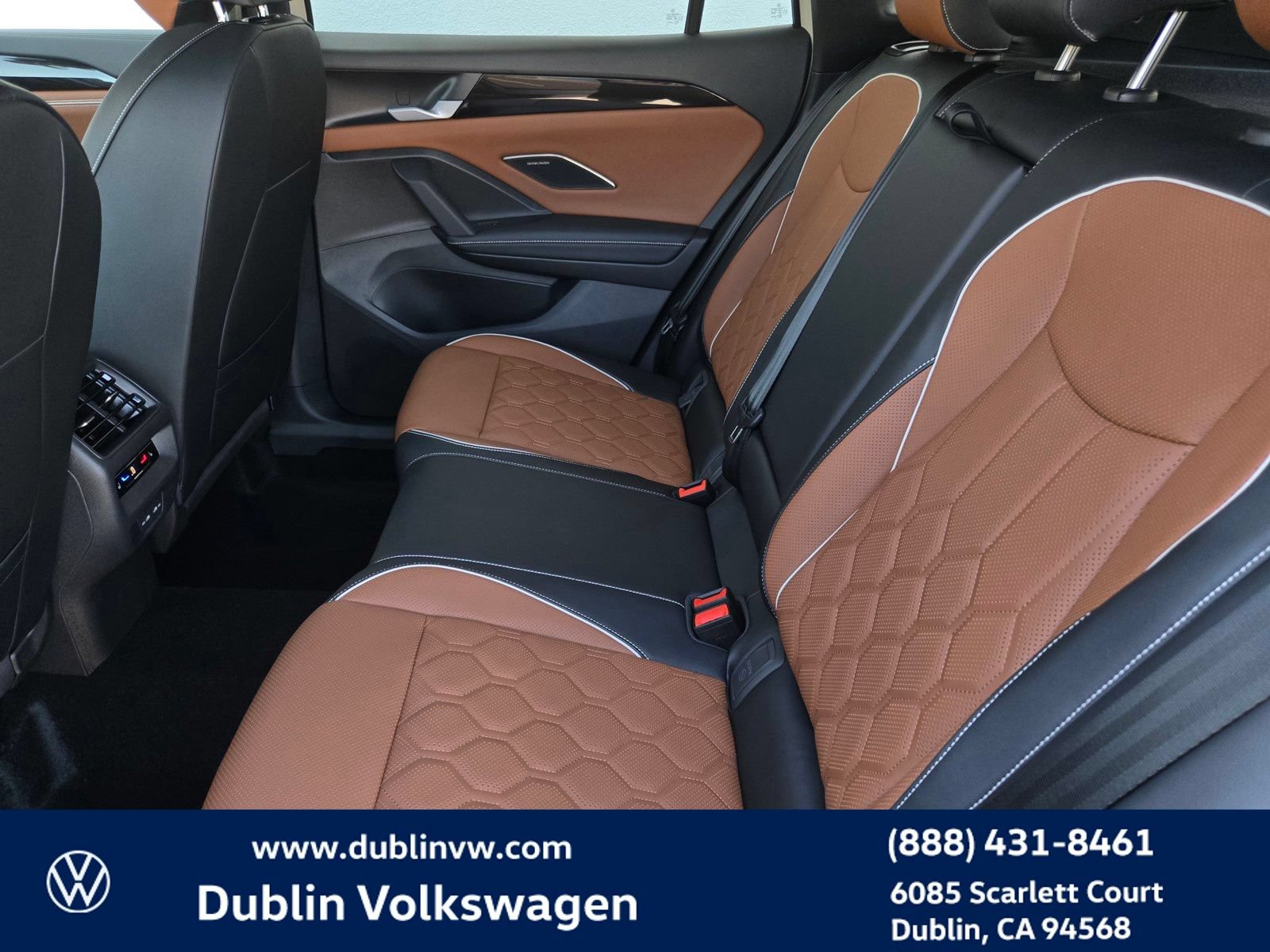 New 2026 Volkswagen Tiguan SEL R-Line AWD/4WD image 10