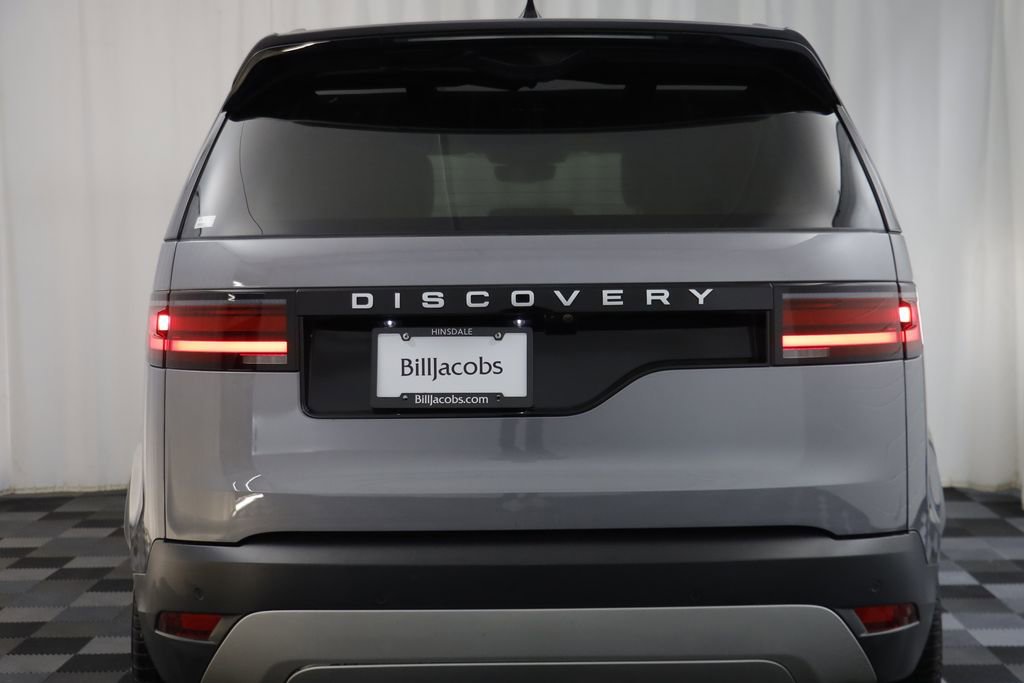 Used 2025 Land Rover Discovery S image 16