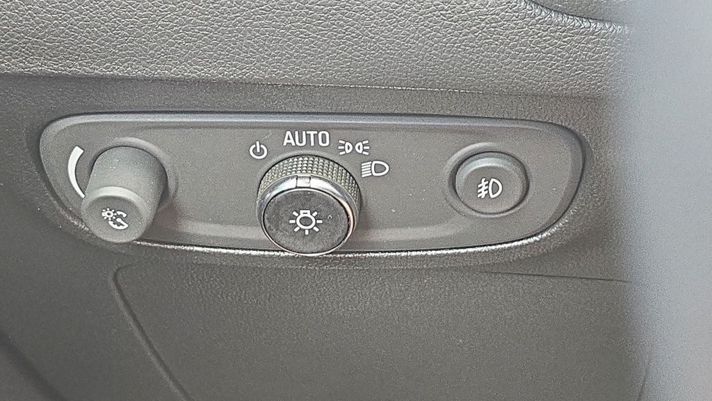 Used 2023 Buick Encore GX Select w/ Safety Package II FWD image 26