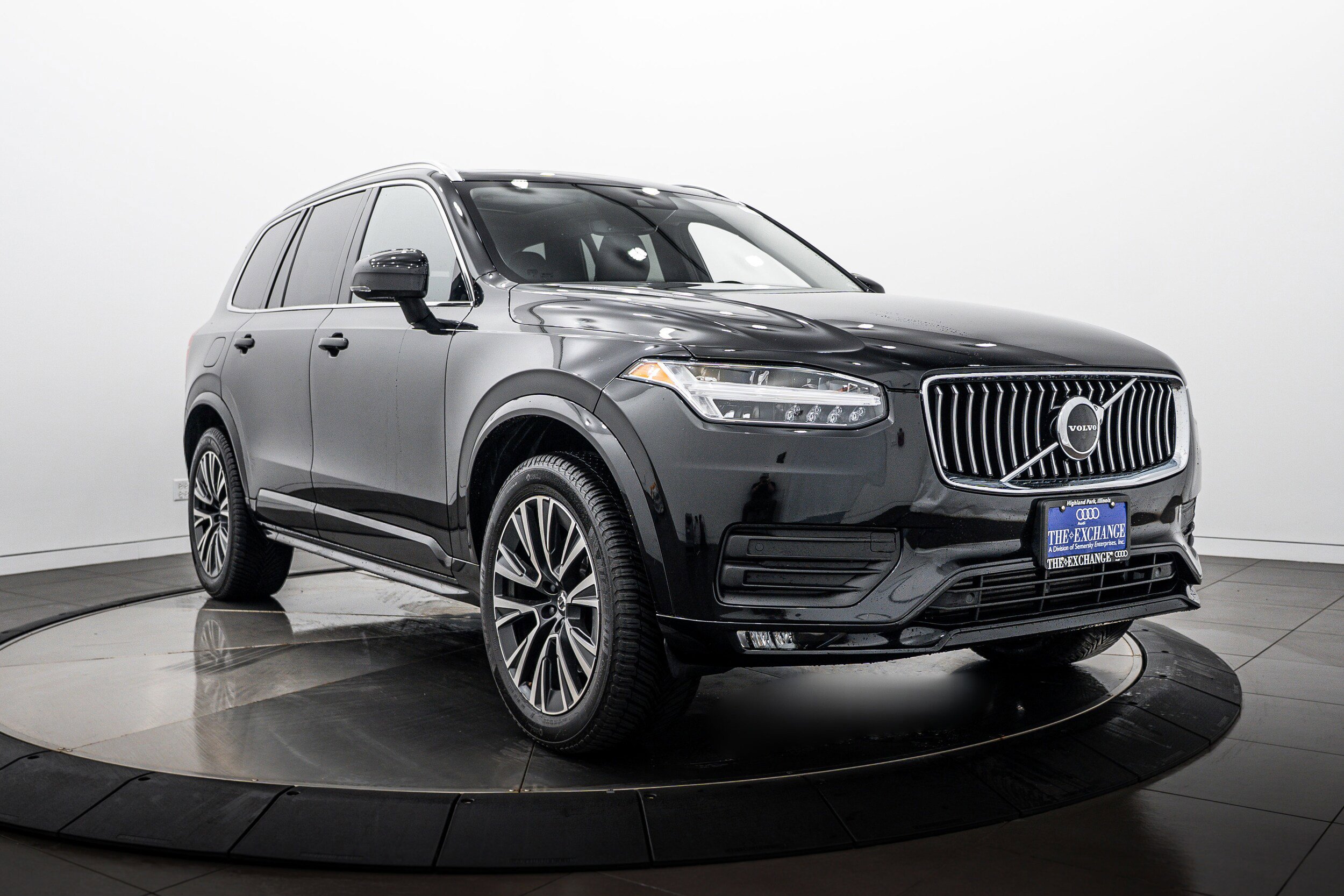 Used 2020 Volvo XC90 T5 Momentum w/ Protection Package Premier AWD/4WD image 2