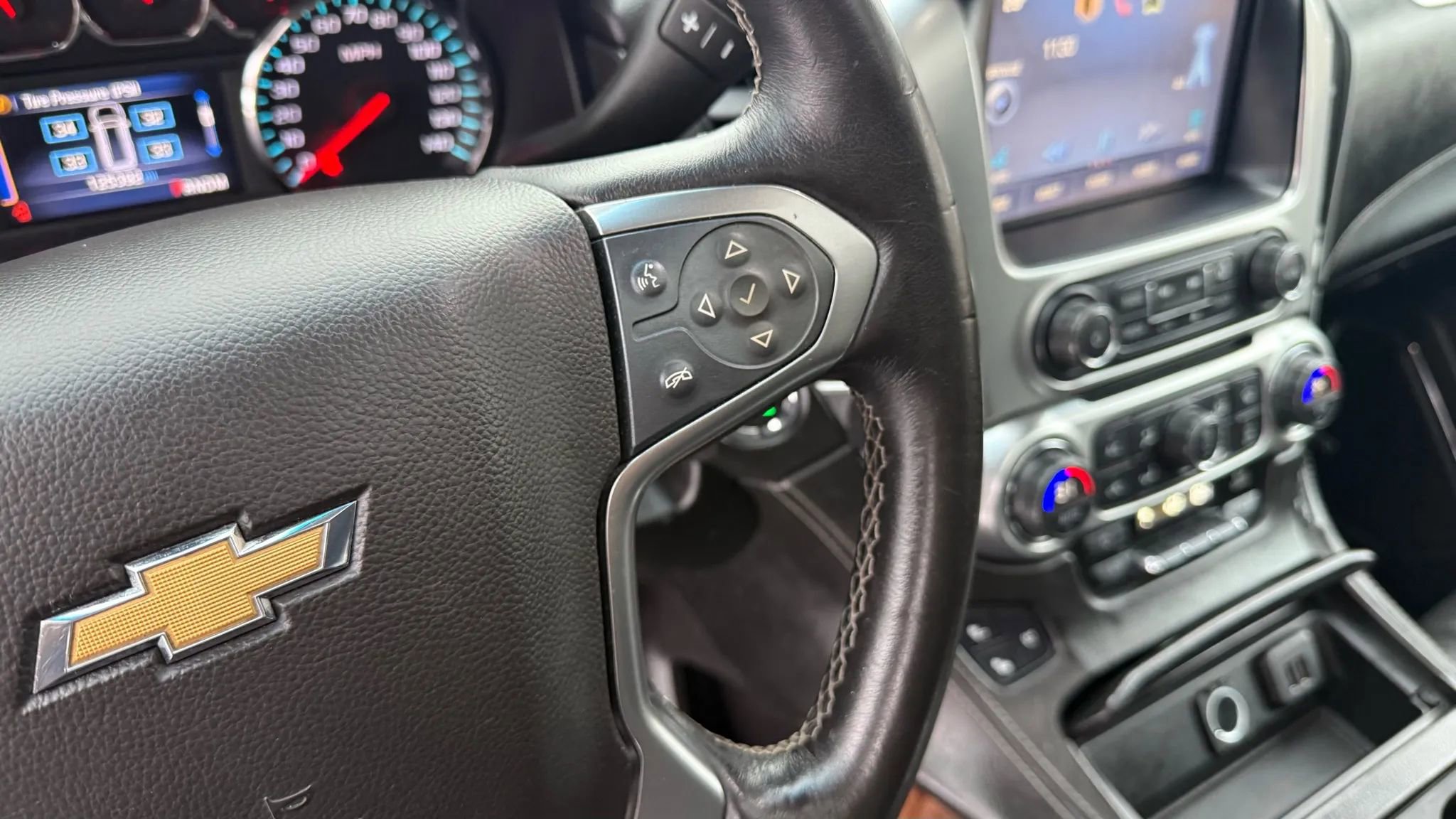 Used 2015 Chevrolet Suburban LTZ image 13