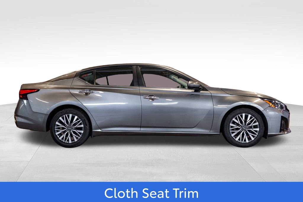 Used 2023 Nissan Altima 2.5 SV FWD image 8