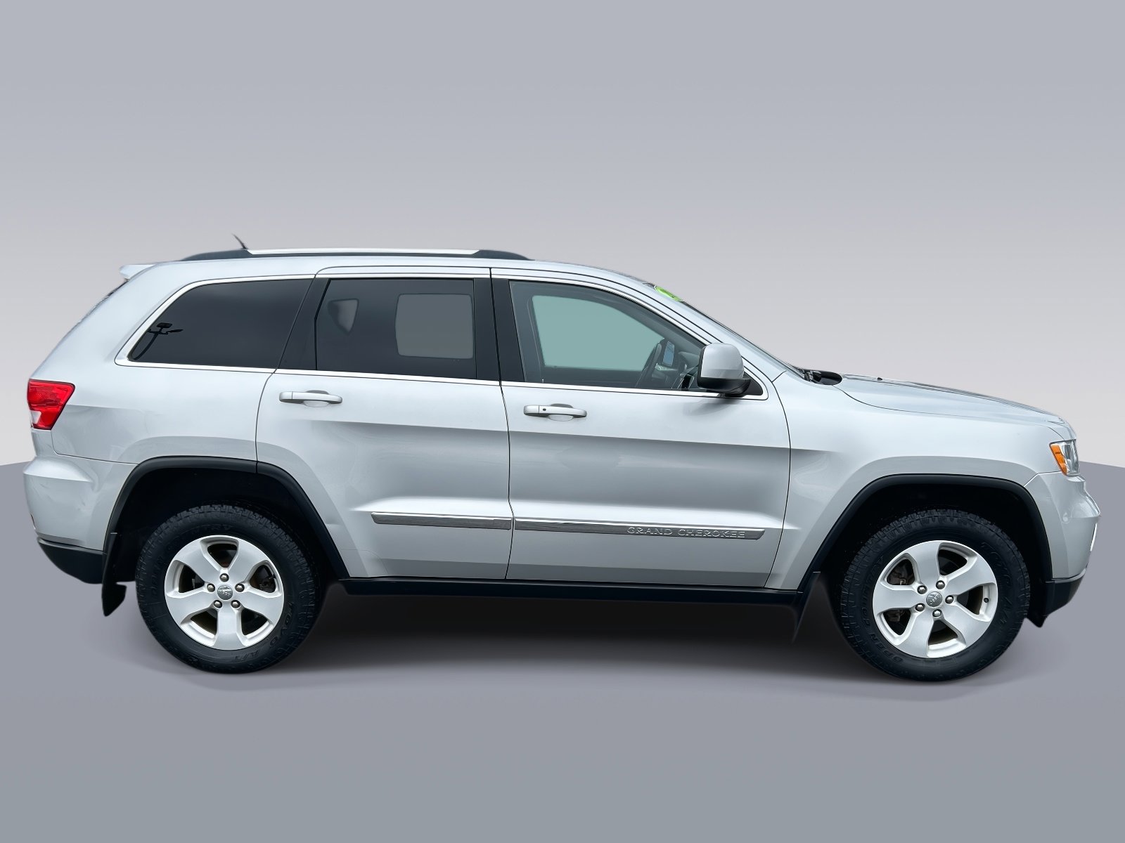 Used 2013 Jeep Grand Cherokee Laredo image 2
