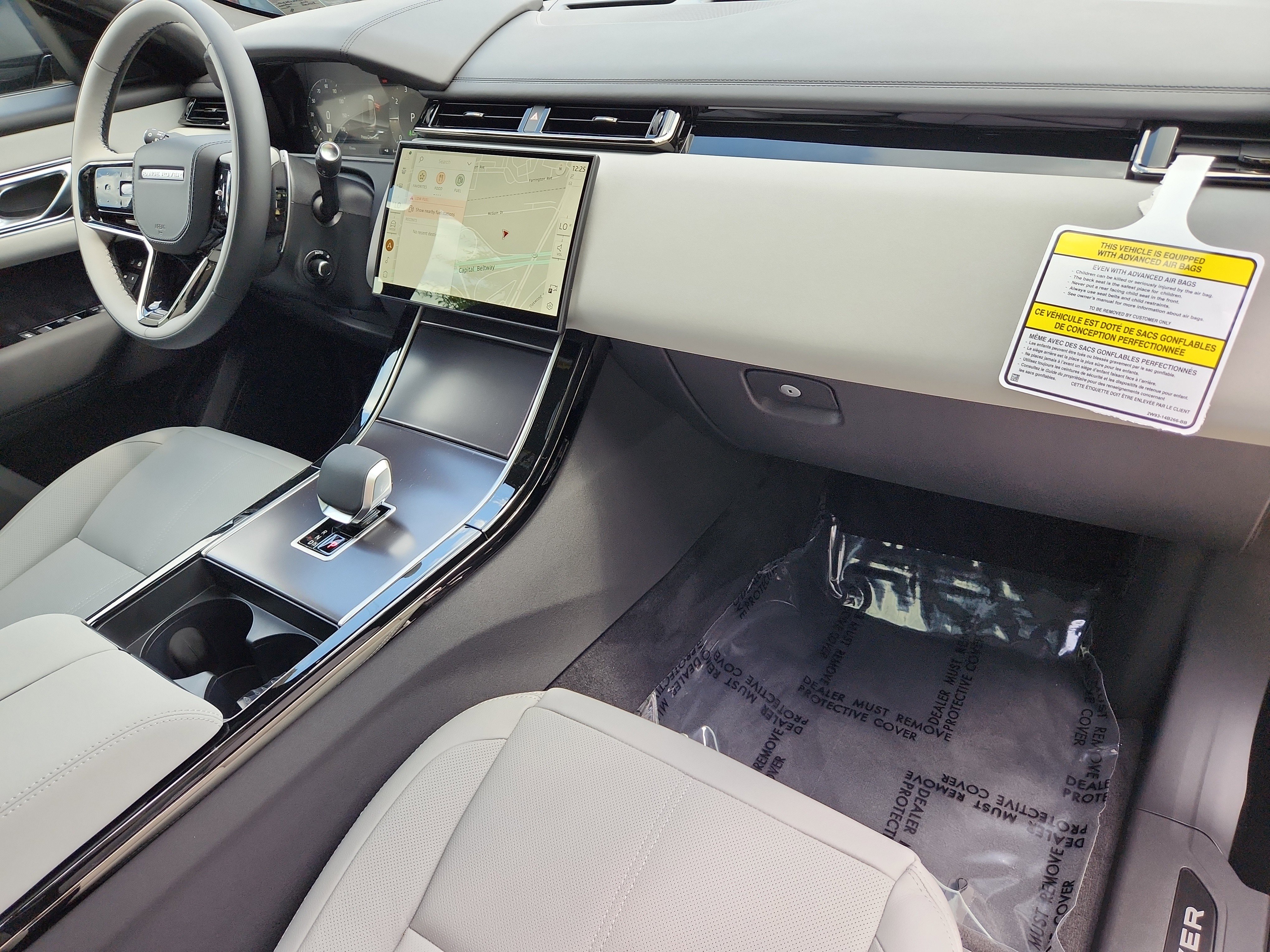 New 2026 Land Rover Range Rover Velar Dynamic SE image 27