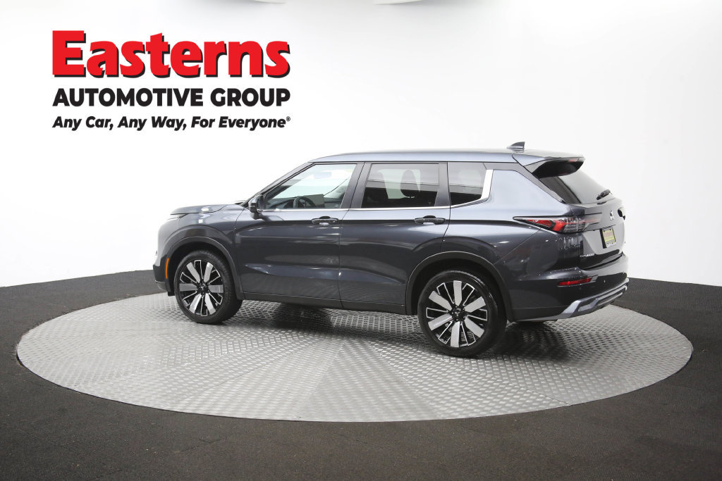 Used 2025 Mitsubishi Outlander SE FWD image 64
