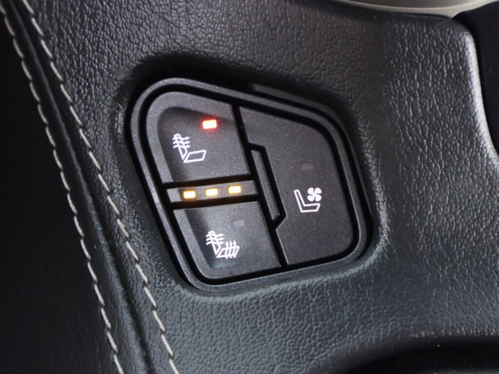 Used 2019 GMC Yukon Denali w/ Open Road Package RWD image 25