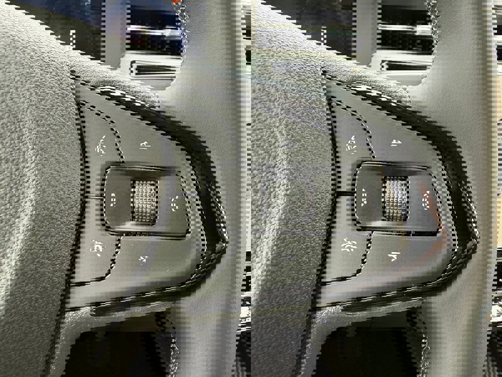 New 2027 Chevrolet Bolt LT w/ Comfort Package image 55