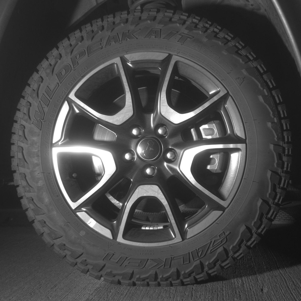 Used 2025 Jeep Compass Trailhawk image 13