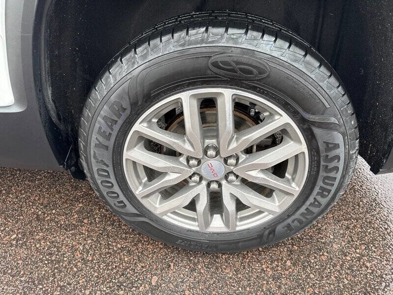 Used 2019 GMC Acadia SLE image 14