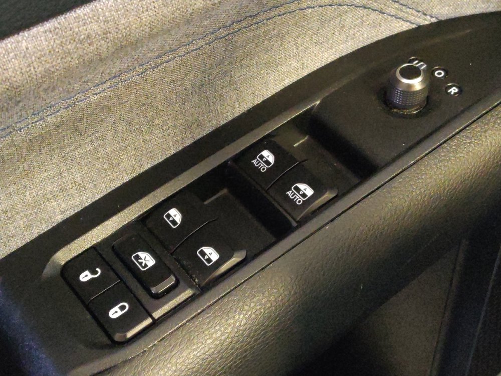 Used 2024 Jeep Compass Latitude AWD/4WD image 27