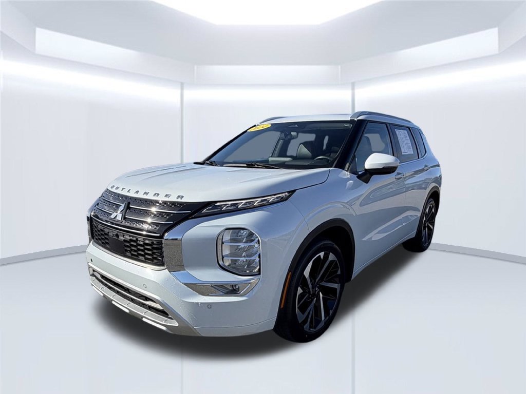 Used 2024 Mitsubishi Outlander SEL FWD image 2