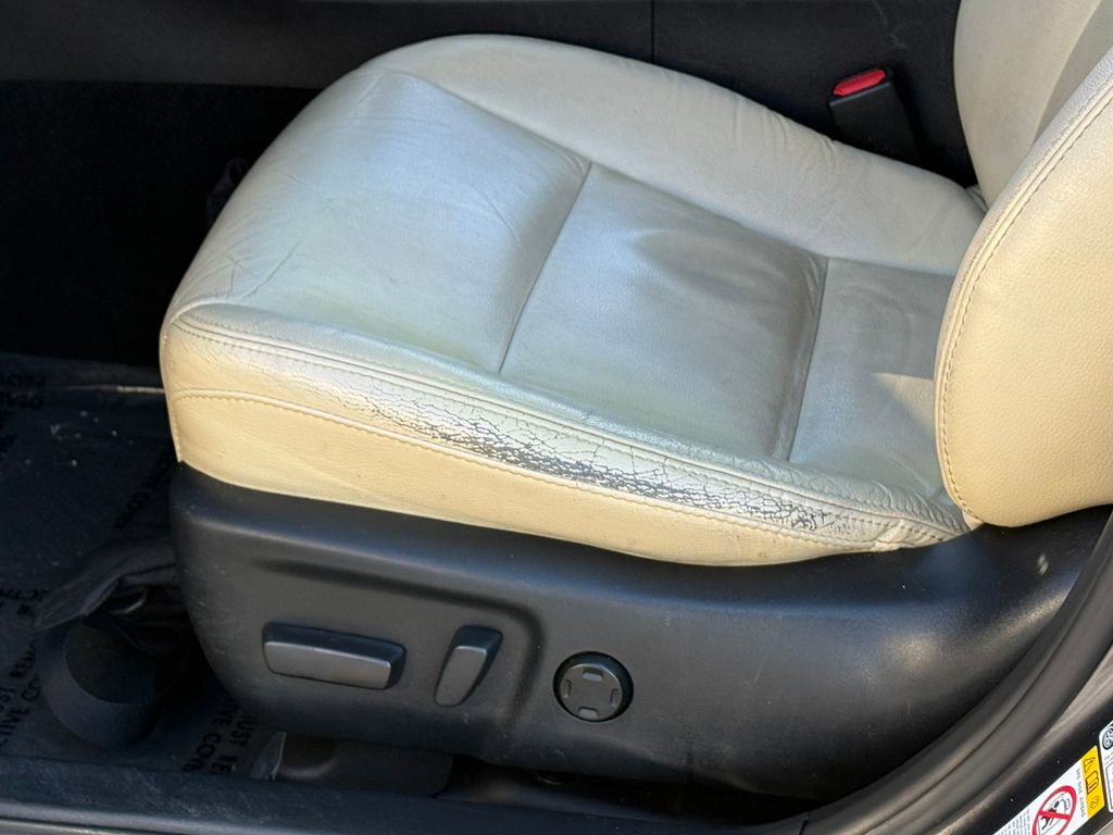 Used 2016 Toyota Avalon Touring image 19