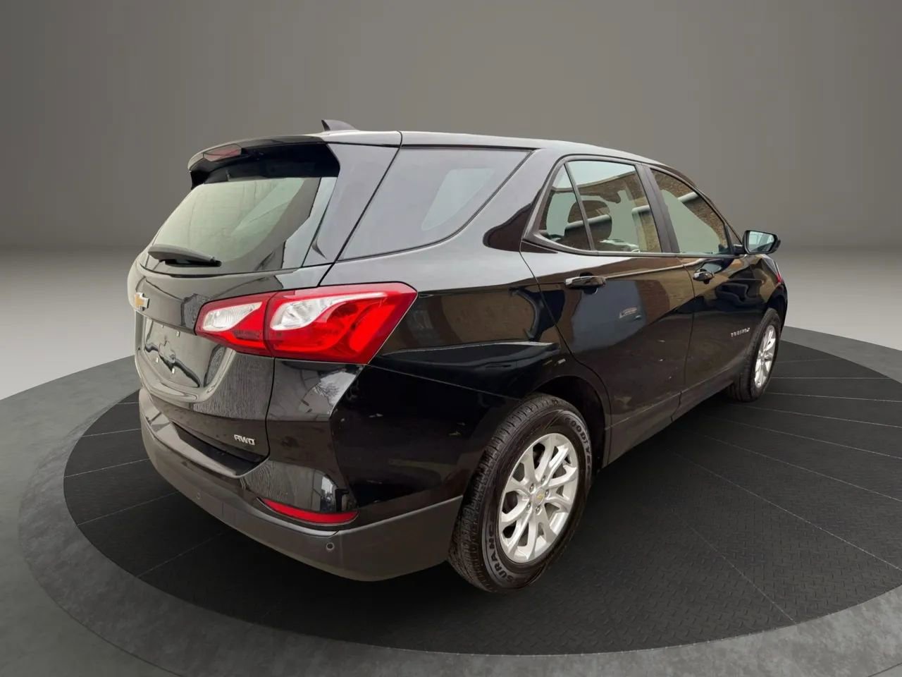 Used 2021 Chevrolet Equinox LS image 5