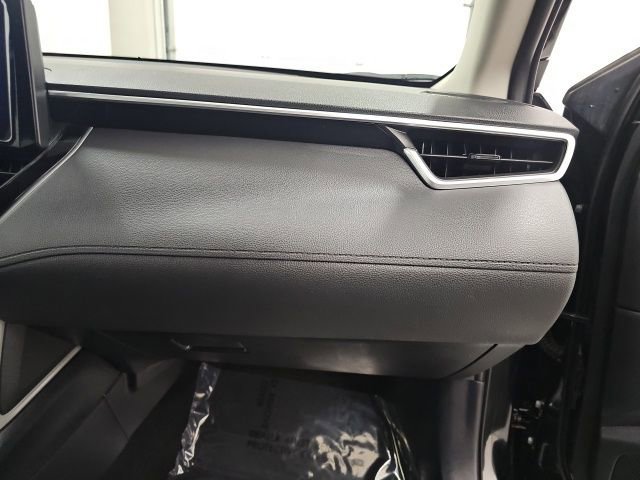 Certified 2023 Toyota Corolla Cross LE image 39