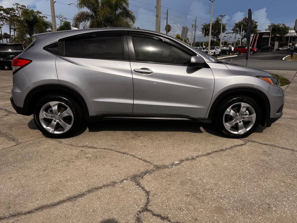 Used 2021 Honda HR-V LX image 3