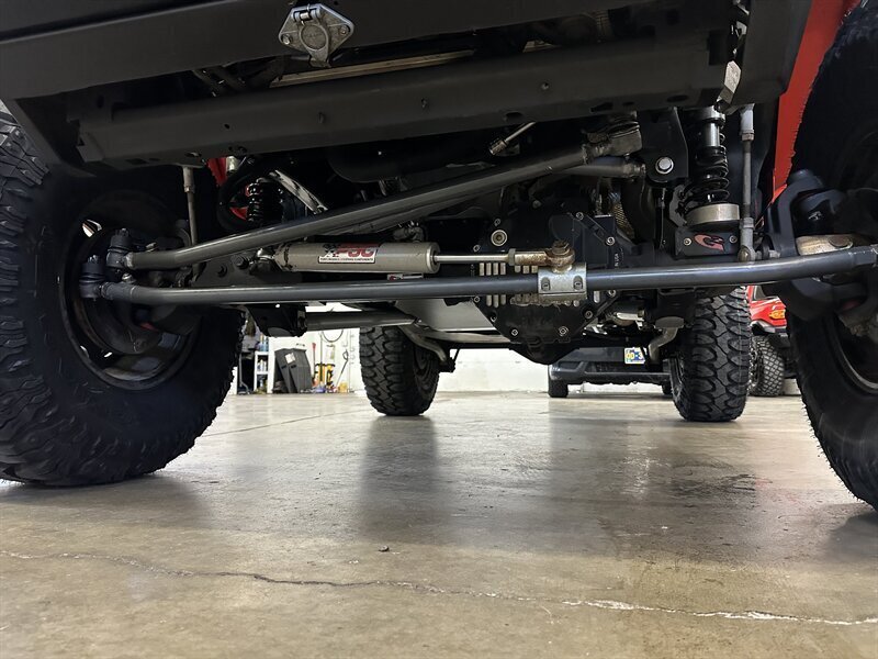 Used 2015 Jeep Wrangler Rubicon w/ Power Convenience Group image 12