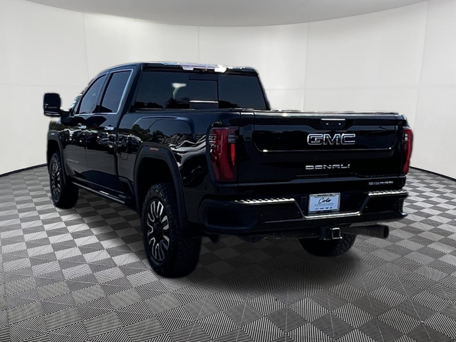 Used 2024 GMC Sierra 2500 Denali Ultimate w/ Max Trailering Package AWD/4WD image 4