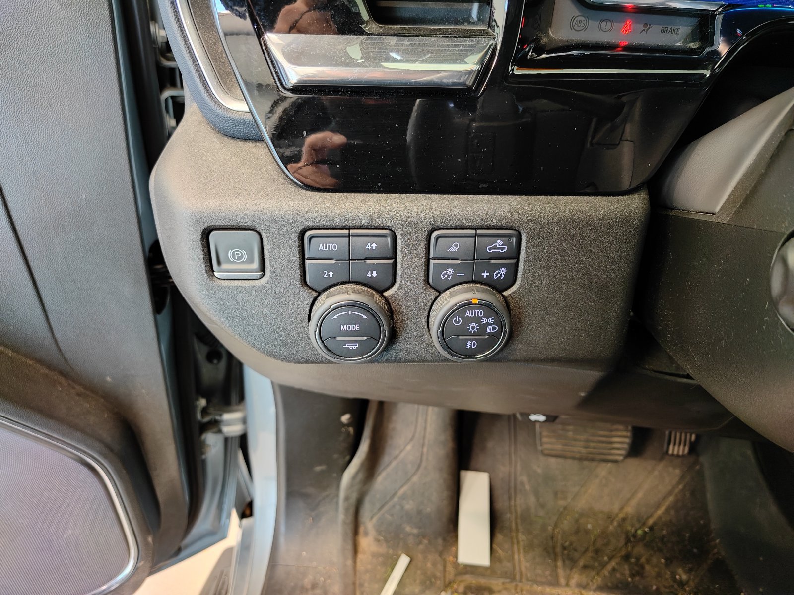 Used 2023 Chevrolet Silverado 1500 High Country AWD/4WD image 9