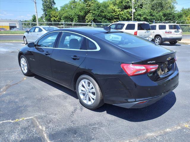 Used 2019 Chevrolet Malibu LT w/ Driver Confidence Package image 3