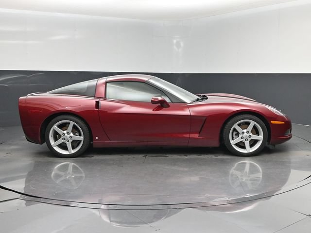 Used 2007 Chevrolet Corvette Coupe w/ Preferred Equipment Group RWD image 2