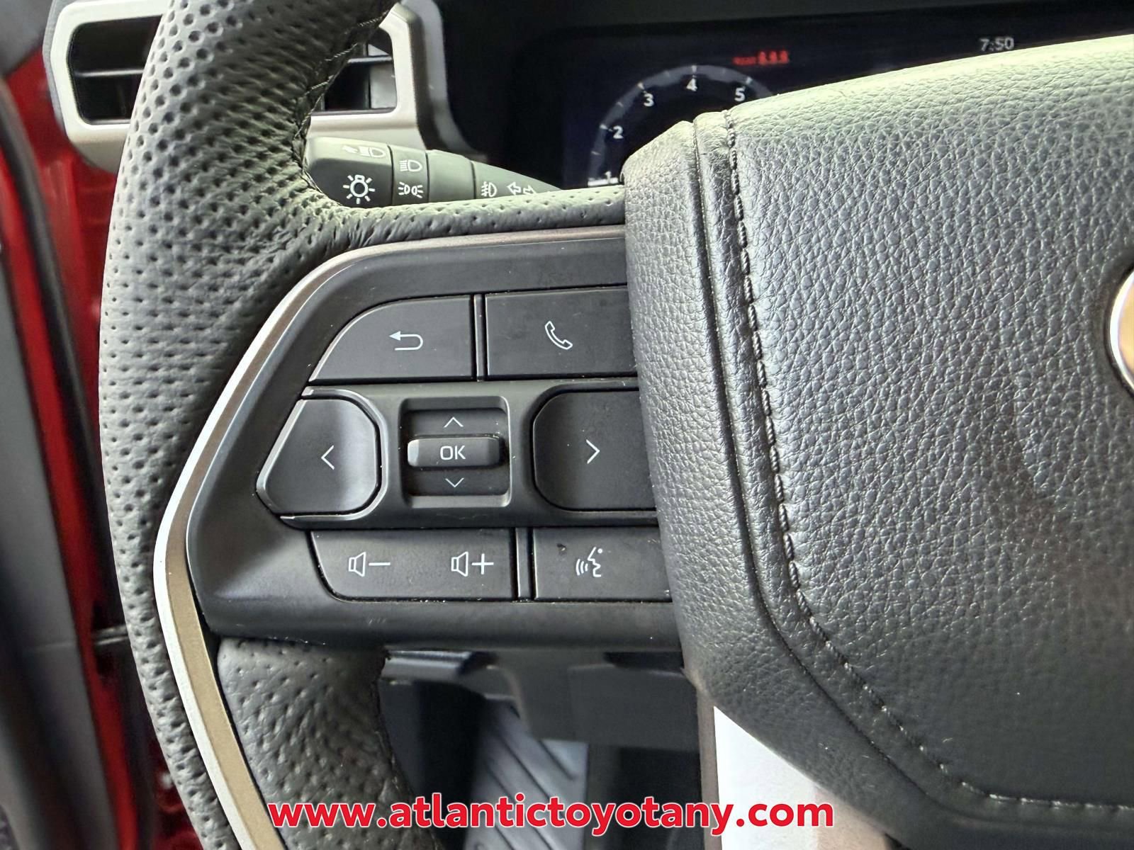Used 2024 Toyota Tacoma TRD Off-Road AWD/4WD image 29