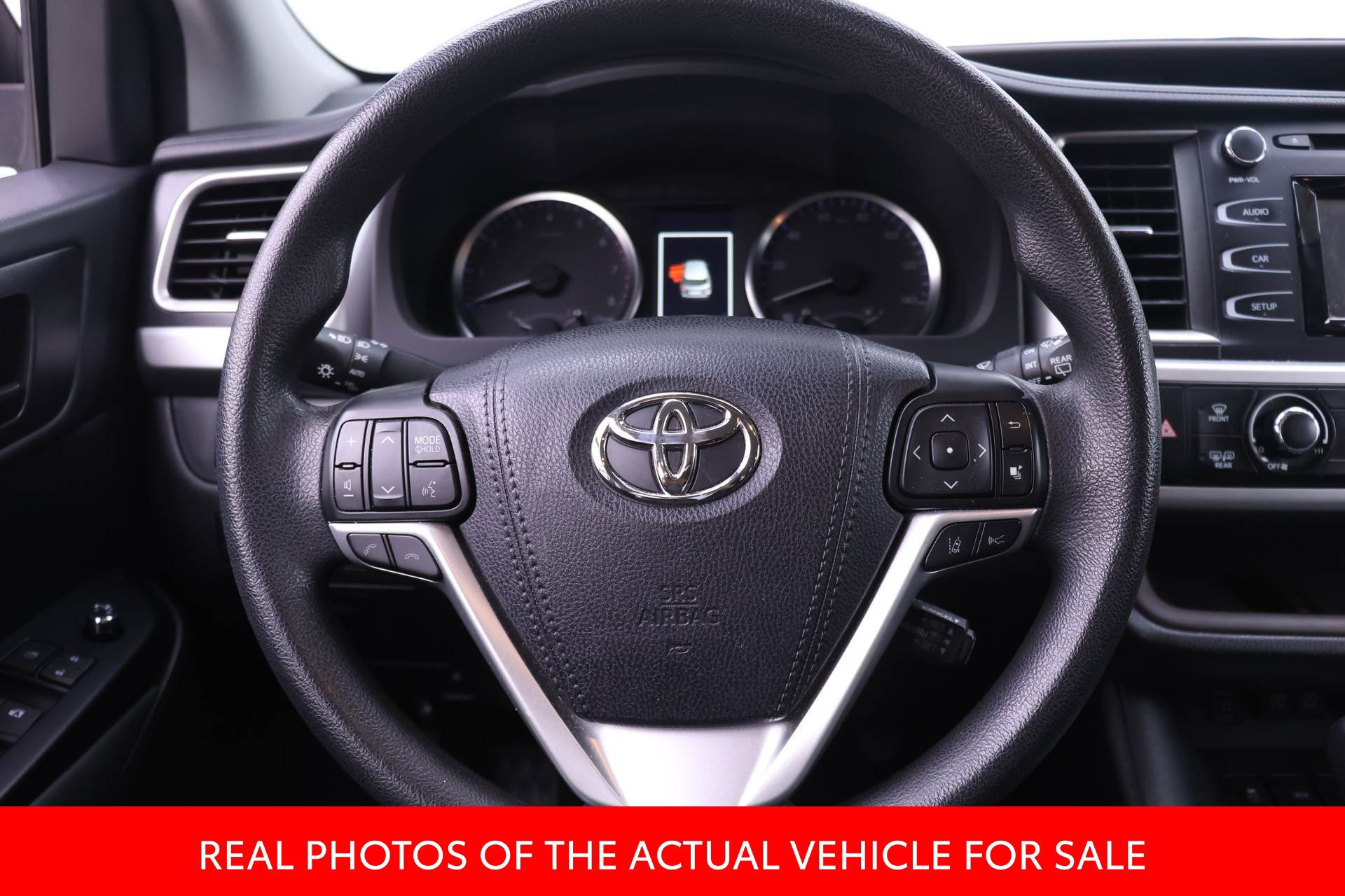 Used 2018 Toyota Highlander LE FWD image 13