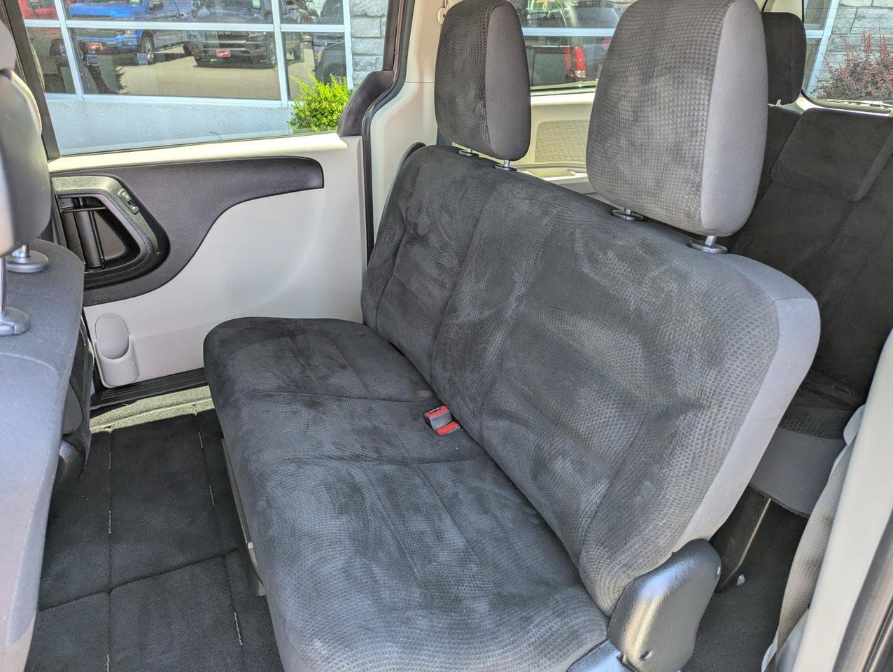 Used 2018 Dodge Grand Caravan SE w/ UConnect Hands-Free Group FWD image 20