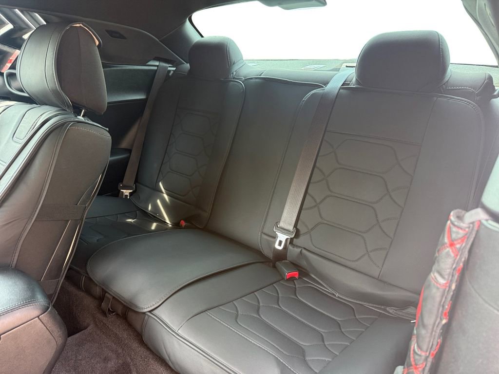 Used 2017 Dodge Challenger SXT RWD image 13