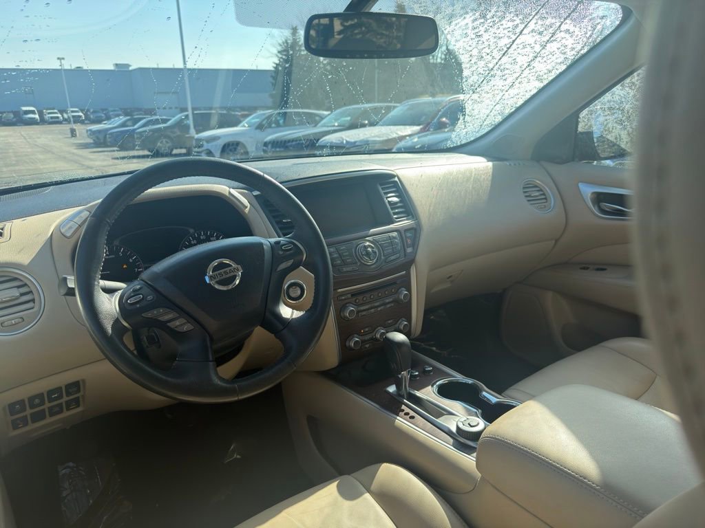 Used 2017 Nissan Pathfinder Platinum w/ Cargo Package image 15