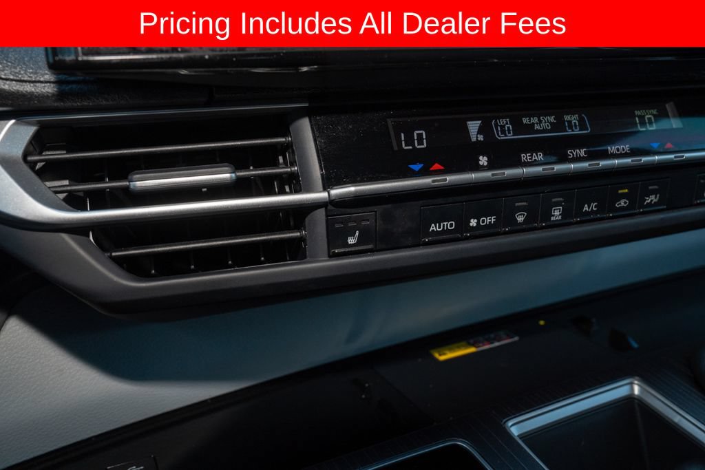 Used 2025 Toyota Sienna XLE FWD image 16