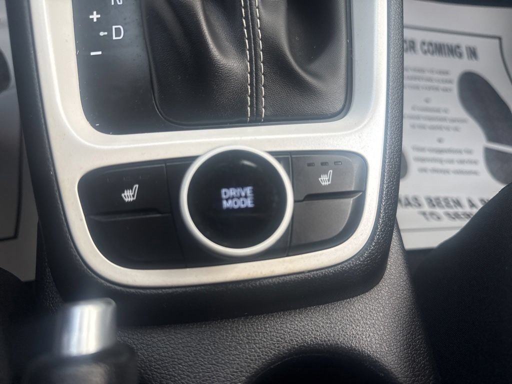 Used 2022 Hyundai Venue Limited FWD image 28