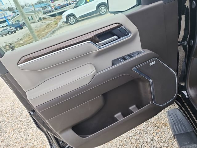 Used 2025 Chevrolet Silverado 1500 LT Trail Boss w/ Convenience Package II image 17