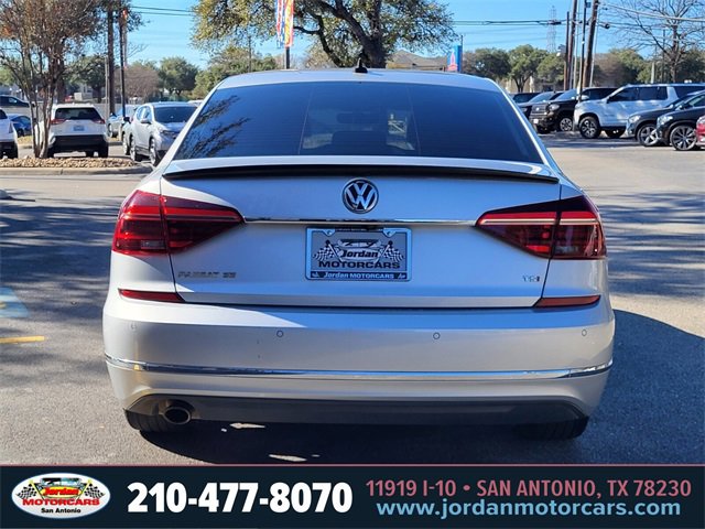 Used 2018 Volkswagen Passat 2.0T SE image 4