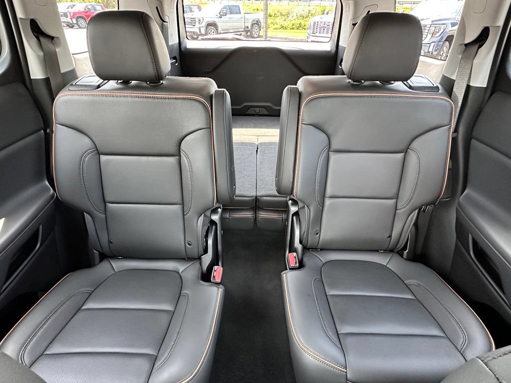 Used 2023 GMC Acadia AT4 w/ Technology Package AWD/4WD image 29
