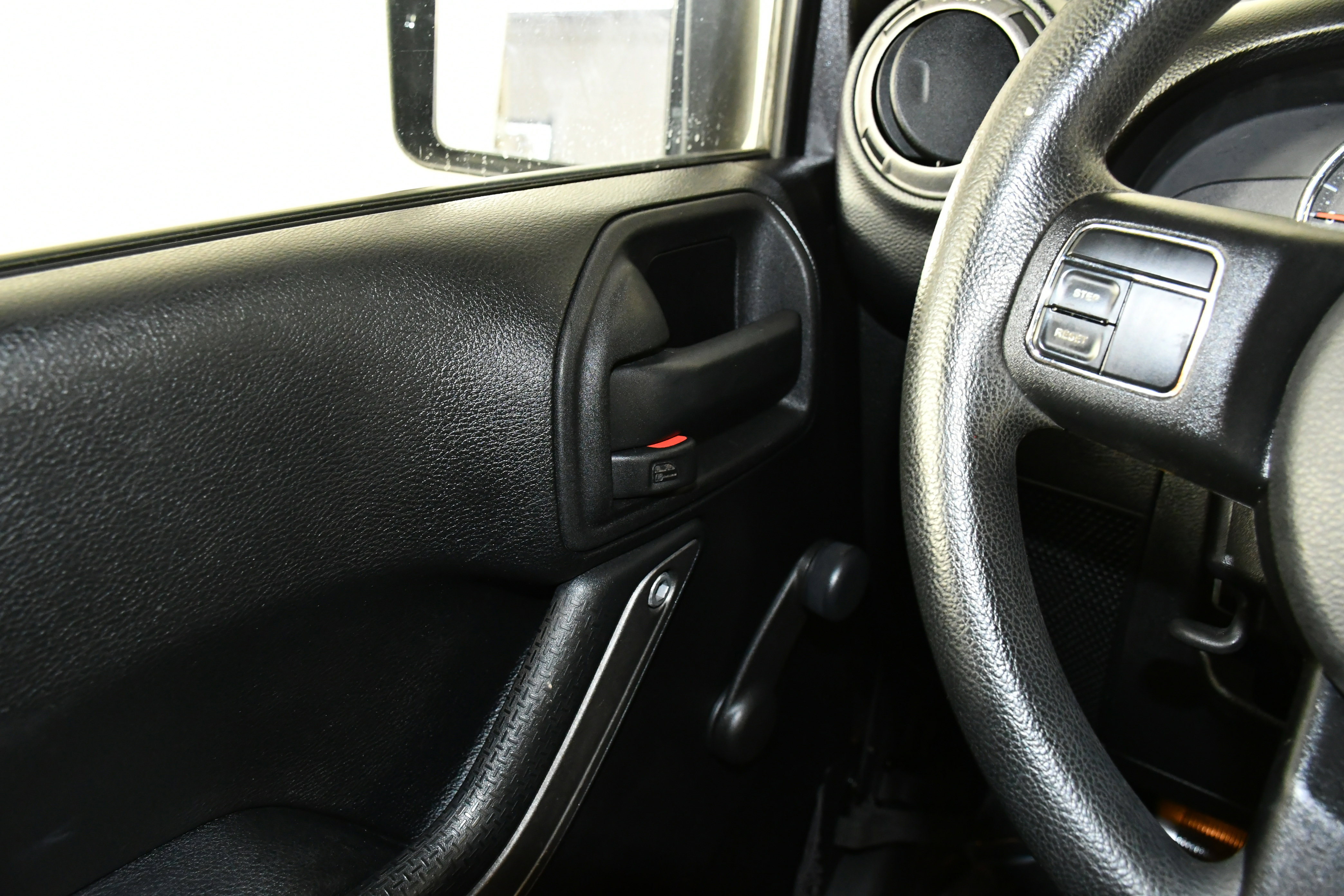 Used 2014 Jeep Wrangler Sport image 31