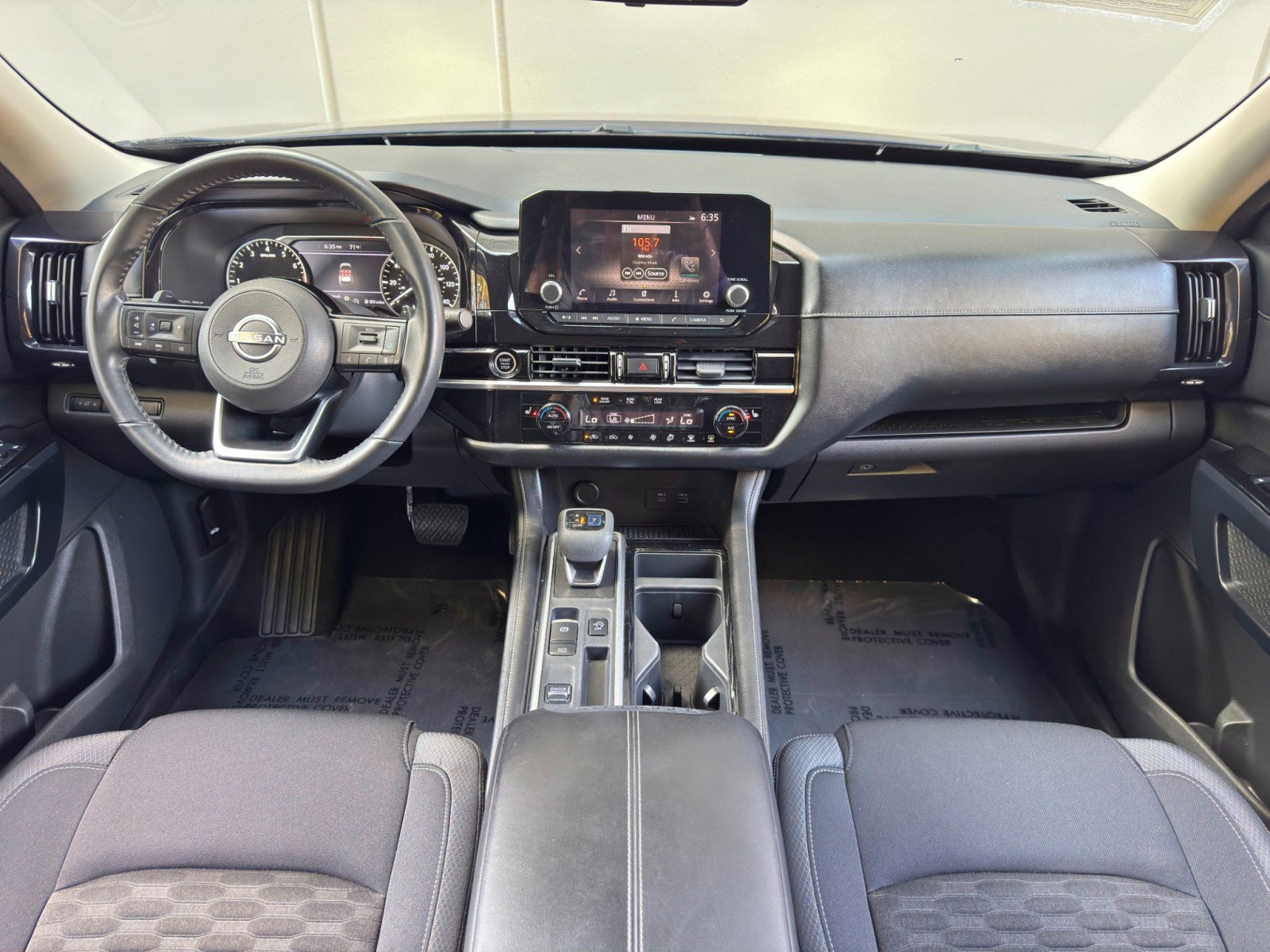 Used 2022 Nissan Pathfinder SV image 11