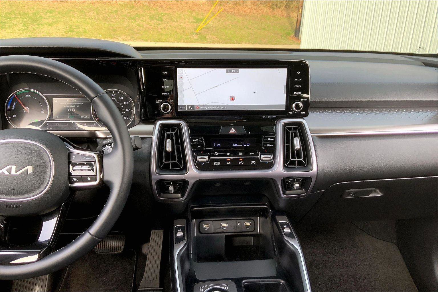 Used 2024 Kia Sorento EX w/ Panoramic Sunroof Package image 6