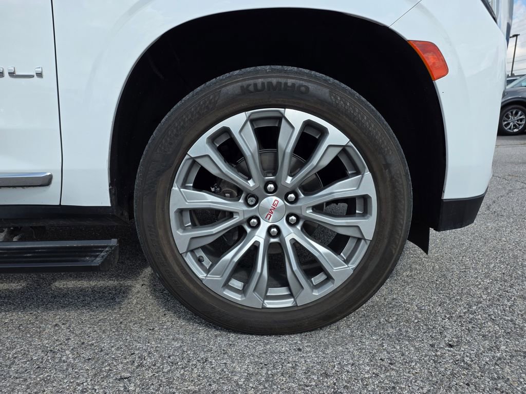 Used 2021 GMC Yukon Denali w/ Denali Ultimate Package AWD/4WD image 30