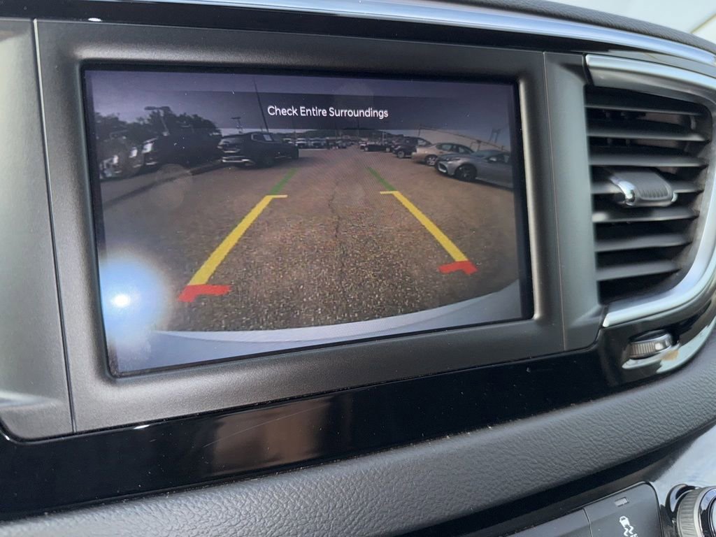 Used 2023 Chrysler Voyager LX FWD image 14