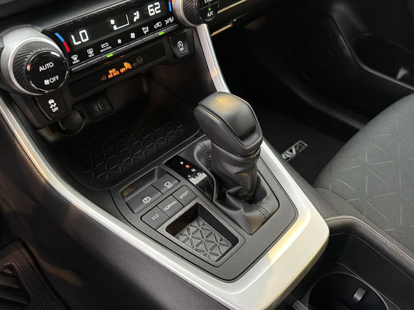 Certified 2023 Toyota RAV4 XLE FWD image 28